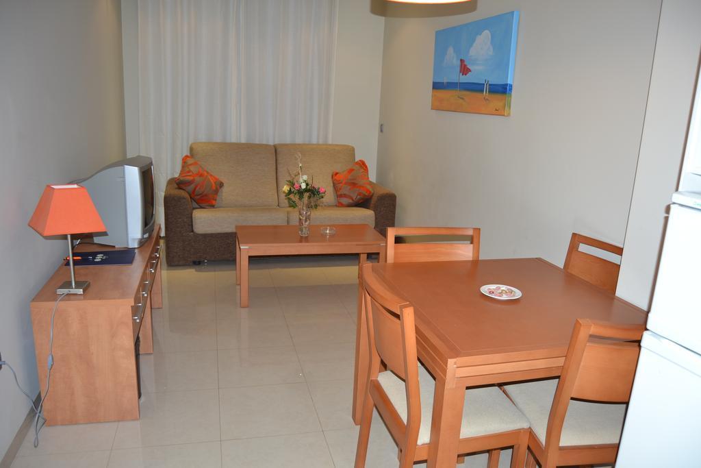 Aparthotel Bahia サン・ペドロ・デル・ピナタル エクステリア 写真
