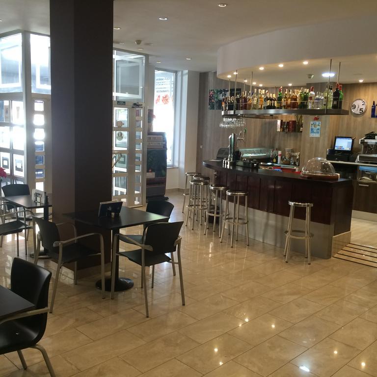 Aparthotel Bahia サン・ペドロ・デル・ピナタル エクステリア 写真