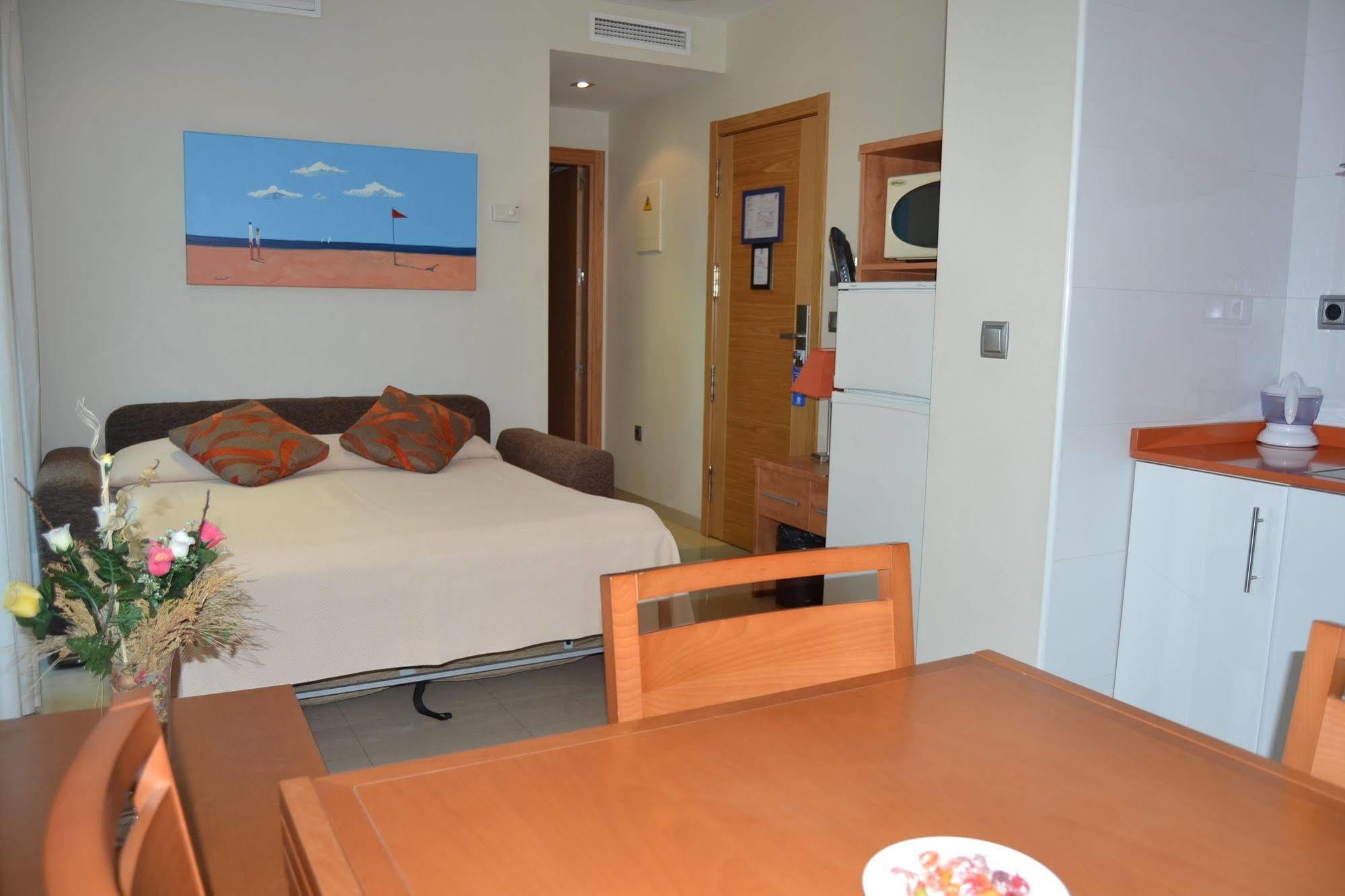 Aparthotel Bahia サン・ペドロ・デル・ピナタル エクステリア 写真