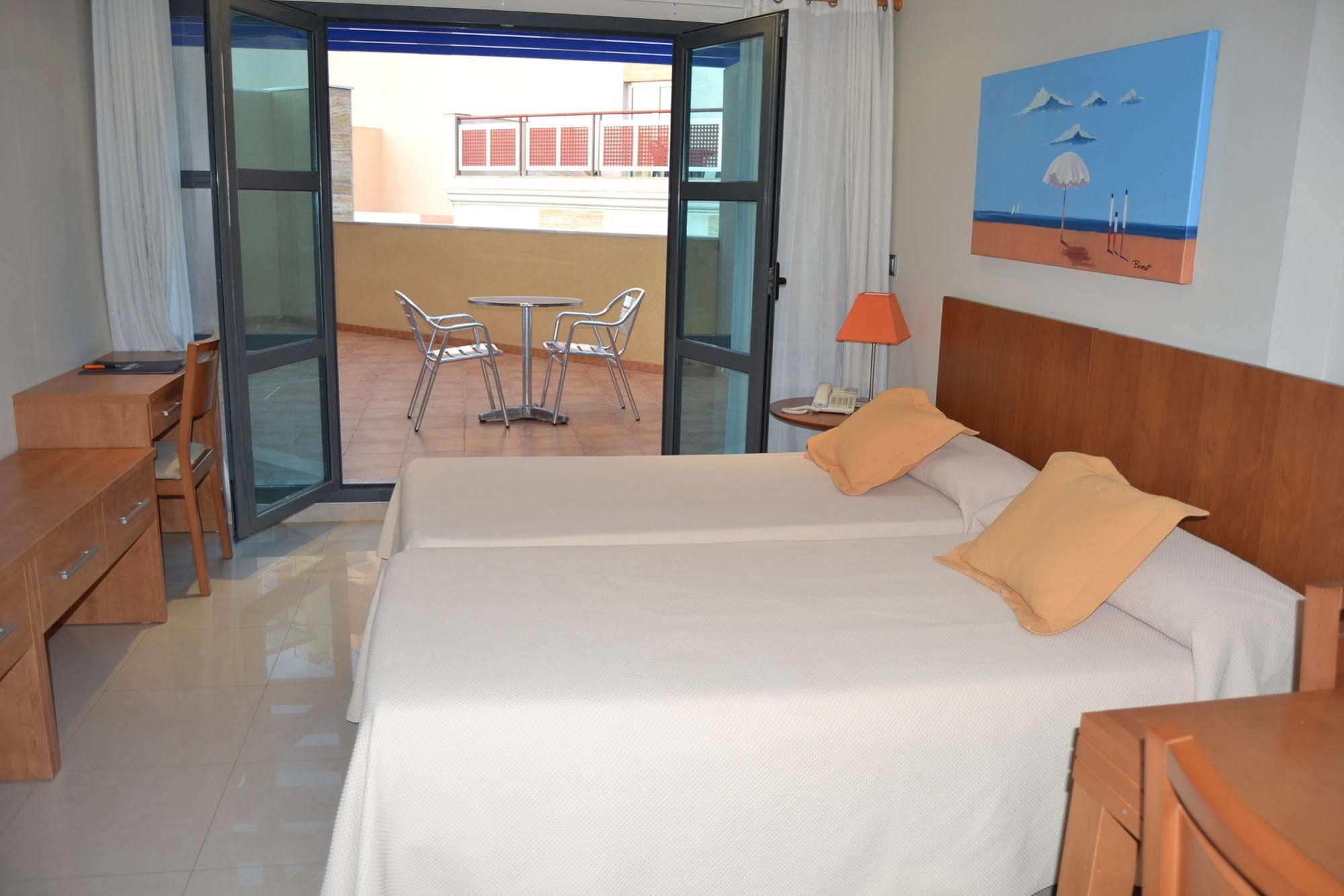 Aparthotel Bahia サン・ペドロ・デル・ピナタル エクステリア 写真