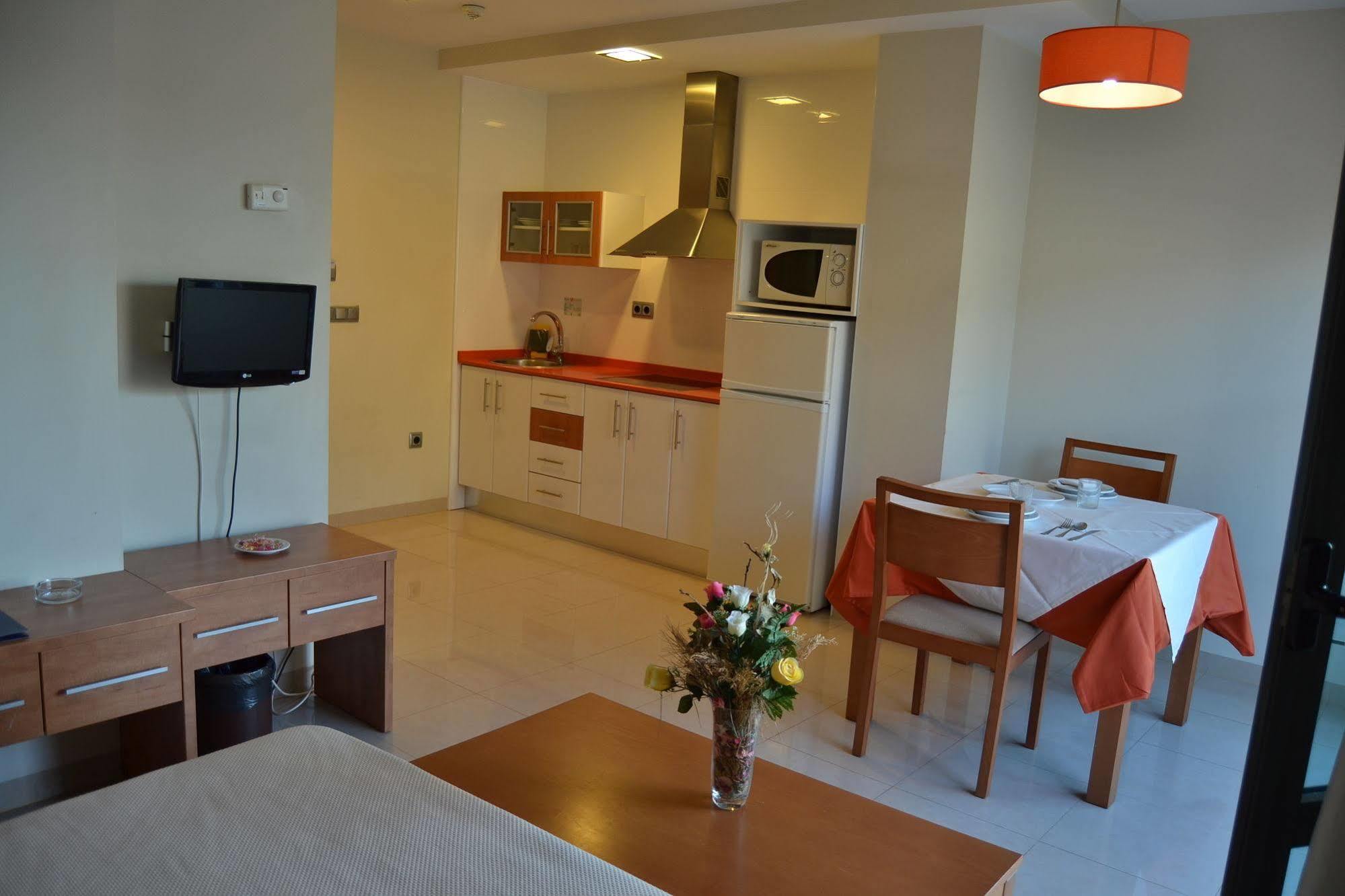 Aparthotel Bahia サン・ペドロ・デル・ピナタル エクステリア 写真